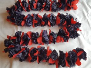 Dashboard Garland - Black and Red